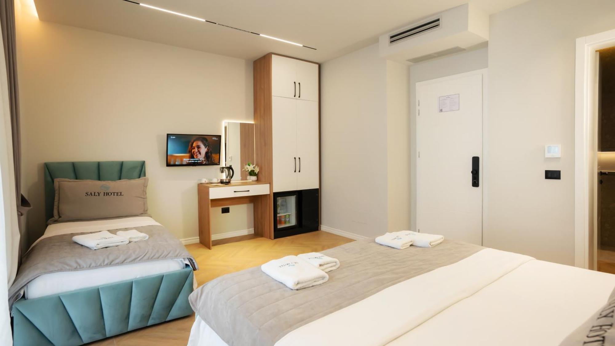 Hotel Saly Durrës Zewnętrze zdjęcie