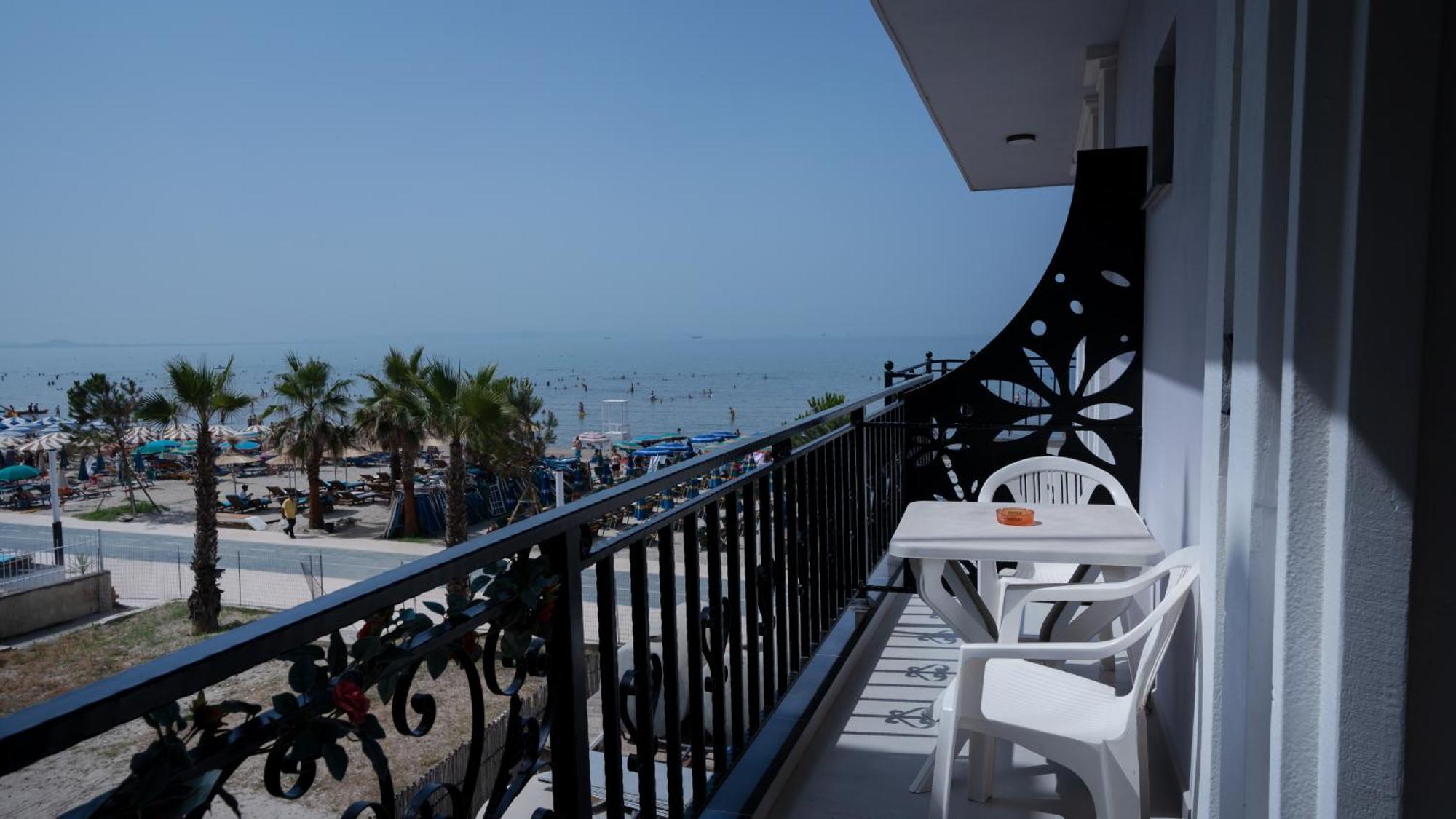 Hotel Saly Durrës Zewnętrze zdjęcie