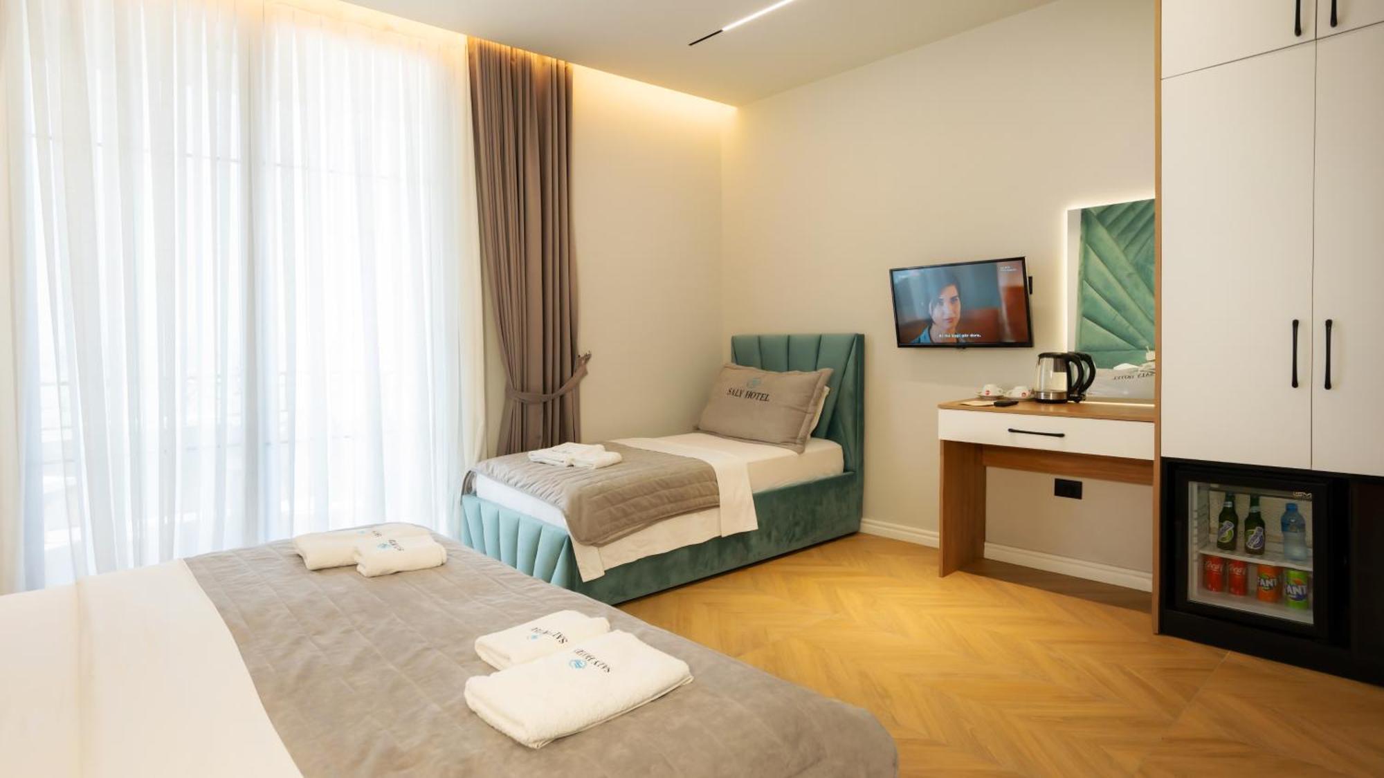 Hotel Saly Durrës Zewnętrze zdjęcie
